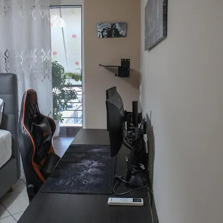 Apartamento Modern 2br Private Parking Sleeps 6