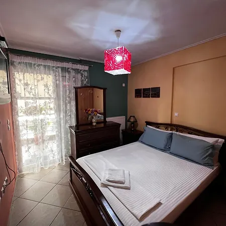 Modern 2br Private Parking Sleeps 6