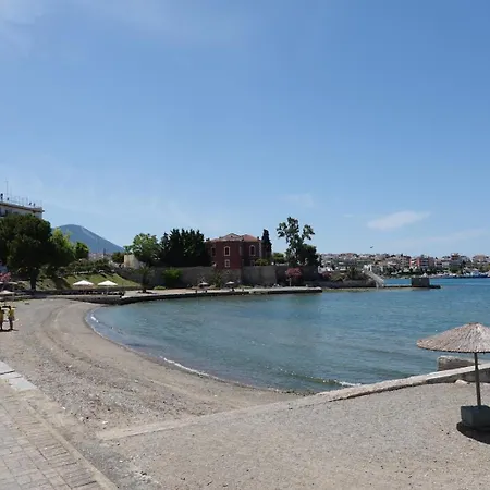 Apartamento Modern 2br Private Parking Sleeps 6 Chalkís